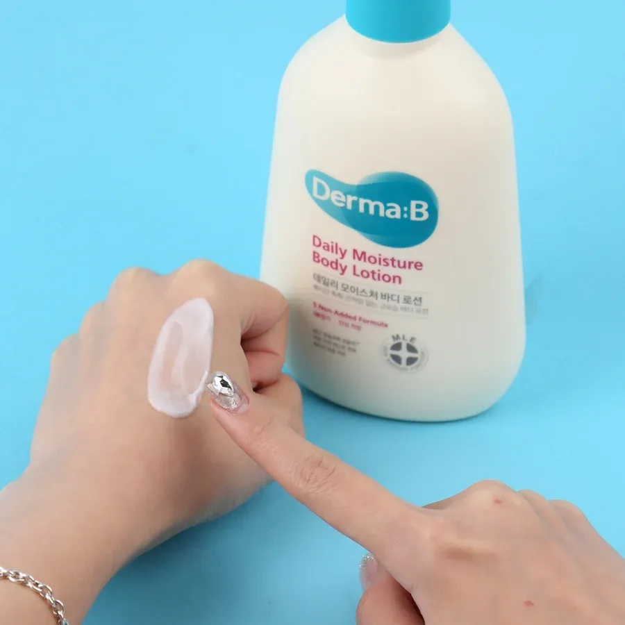 DermaBMoistureLotion_2048x.webp